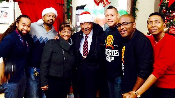 Famous Denny Moe’s Barbershop, Harlem Leaders Host Holiday Toy Drive – 2014
